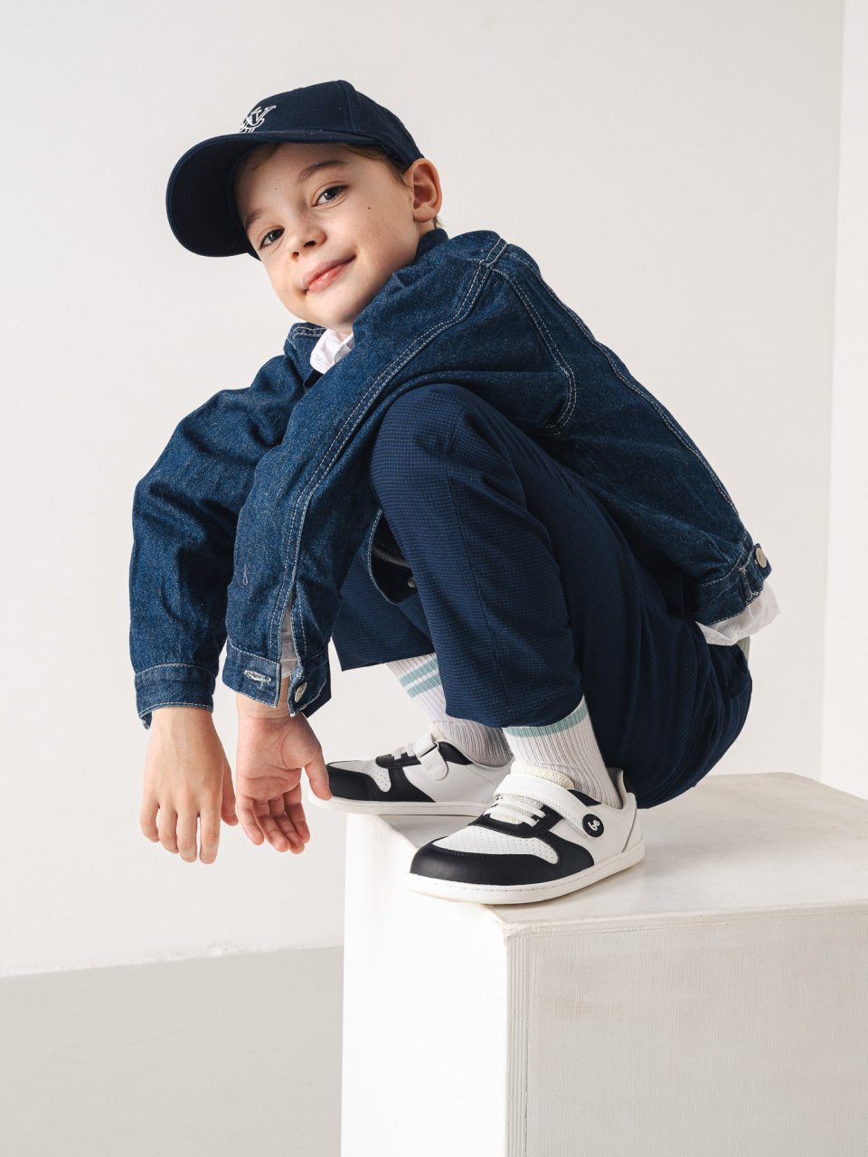 Kids barefoot sneakers Be Lenka Scoot Junior - White & Black