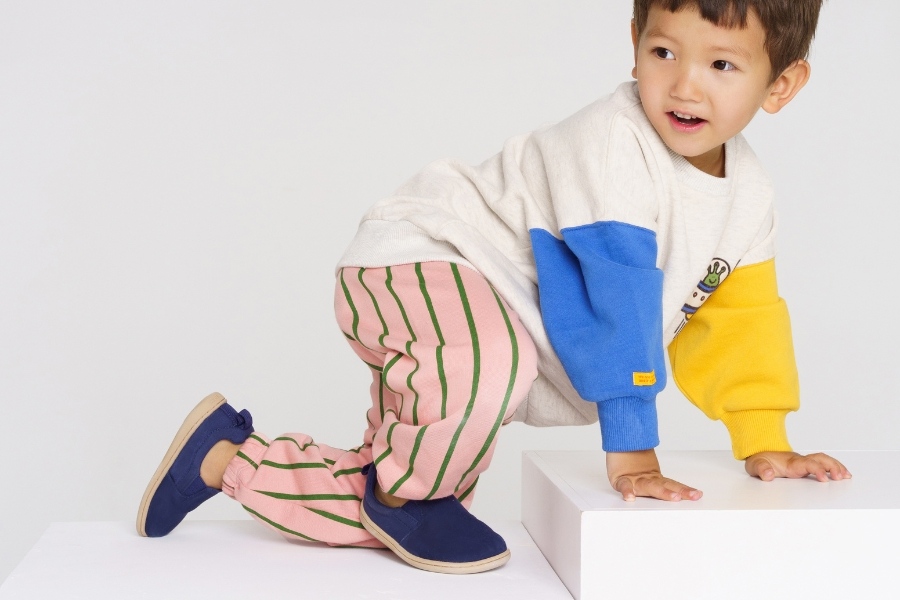 Soft kids' barefoot shoes for indoor wear